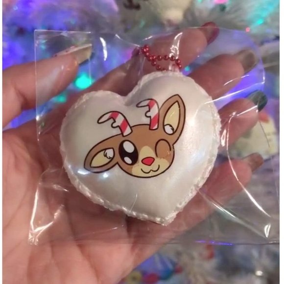 Jenna Lyn Squishies ❣️ Peppermint Cocoa Squishmas Macaron Christmas Ornament ❣️ - Picture 3 of 4
